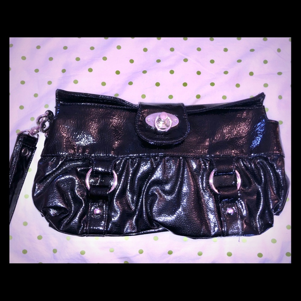 Black clutch
